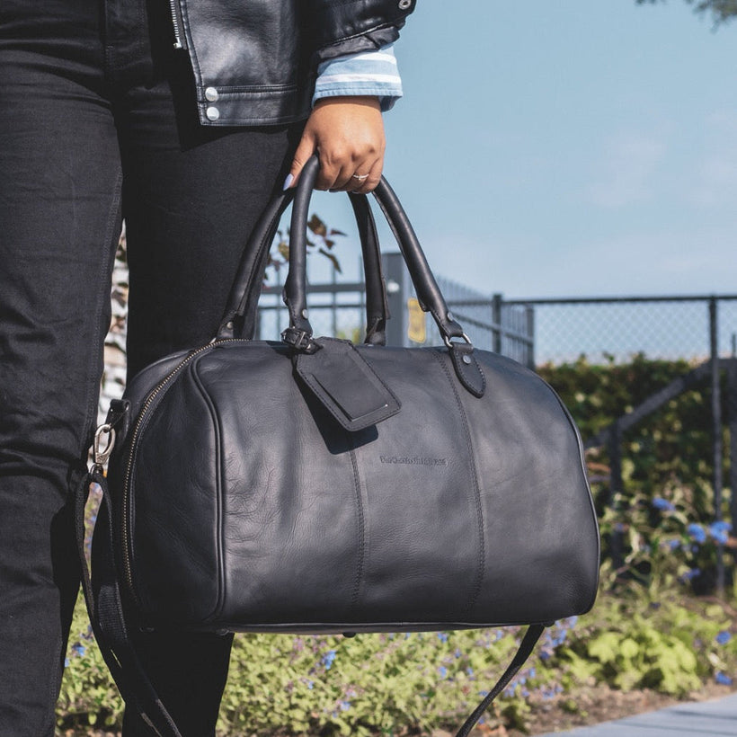 Liam Full-Grain Leather Weekender Bag Naisille
