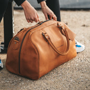 Liam Full-Grain Leather Weekender Bag Naisille – alternate product view 3