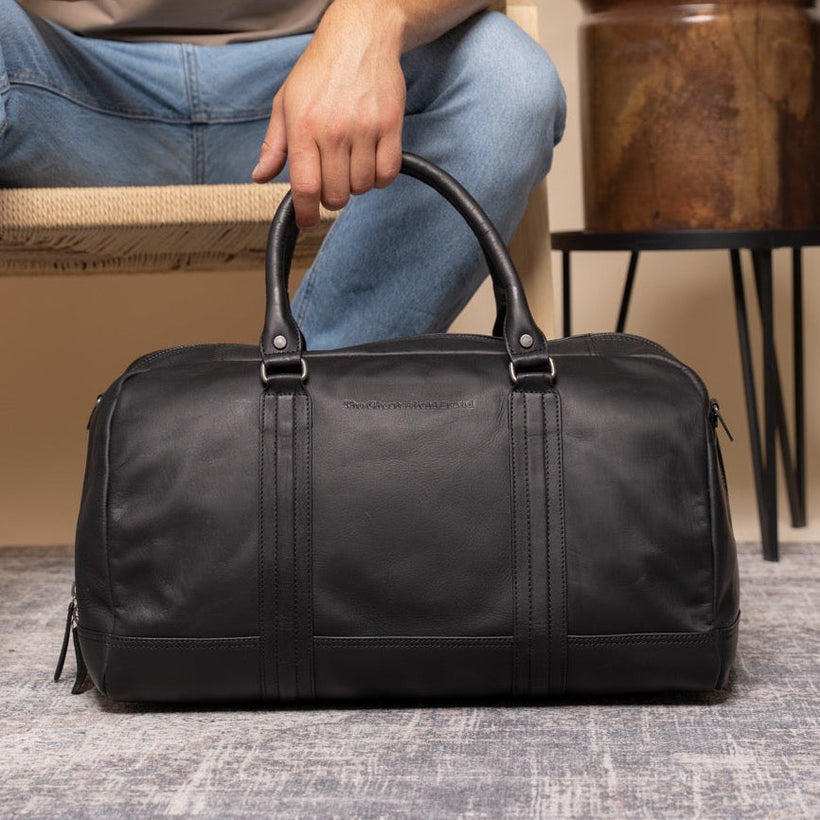 Perth Full-Grain Leather Weekender Bag Naisille