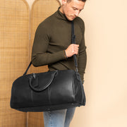 William Full-Grain Leather Weekender Bag Naisille - Structured Side Profile Showing Gusset Depth &amp; Expansion Capacity