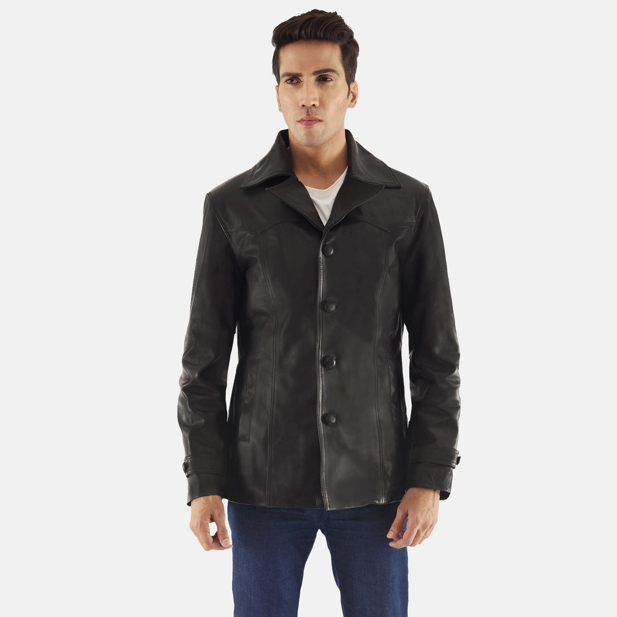 Leo Musta Nahkatakki Pitkä Miehille in Black Cowhide Leather - Front Profile View &amp; Tailored Silhouette | Buy Online
