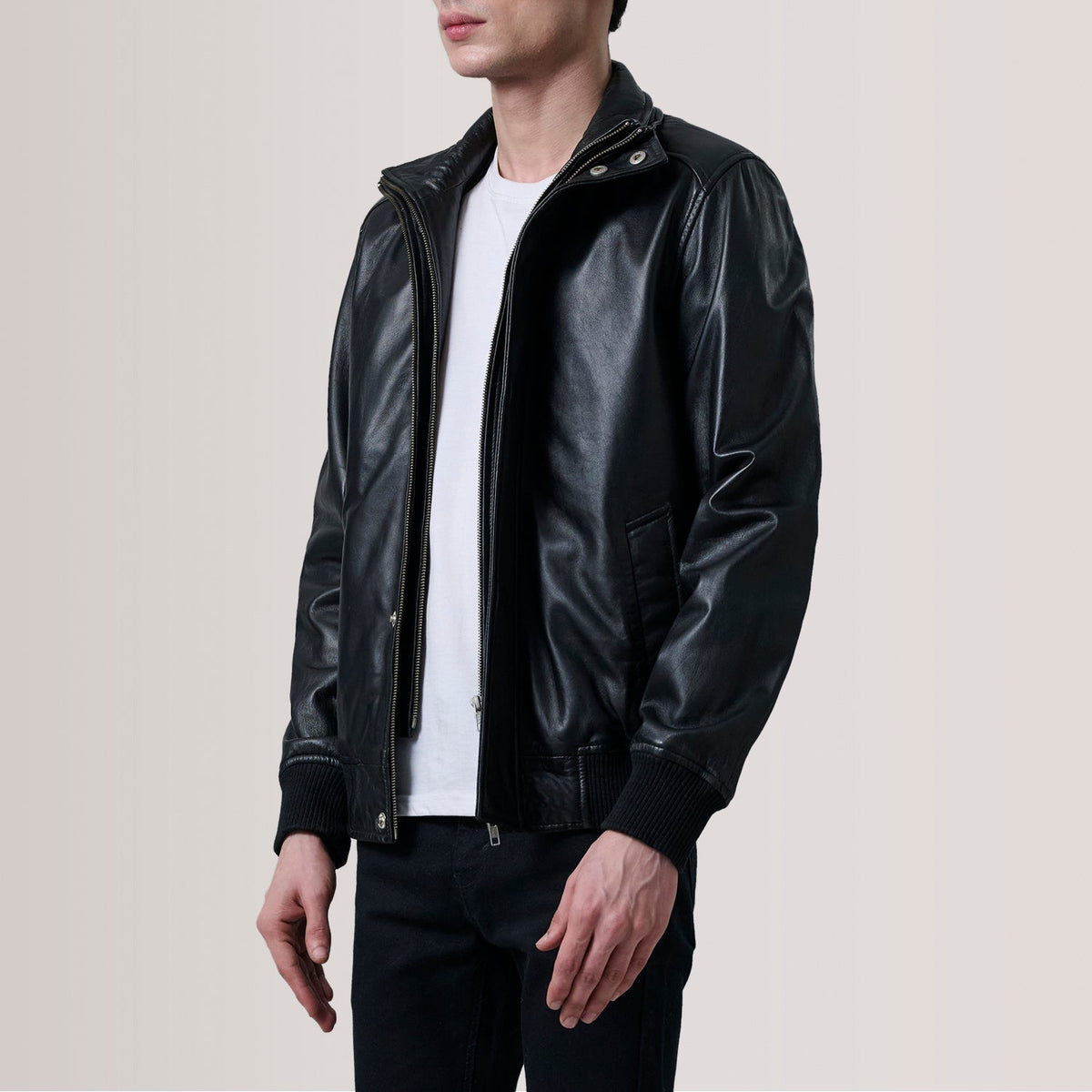 Lester Ruskea Suede Nahkainen Pommitakki Miehille For Men - Lateral Side Profile View Showing Sleeve Cut &amp; Athletic Taper Fit
