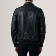 Close-Up Detail of Classic Collar &amp; Zipper Hardware on Lester Ruskea Suede Nahkainen Pommitakki Miehille For Men