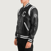 
Black & White Sheepskin Leather Varsity Jacket - Takaa istuvilla olkapäillä ja siistillä helmalla