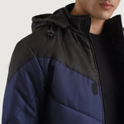 
Sisäpuolen näkymä Showing Quilted Viscose Lining & Kaksi käytännöllistä sisätaskua