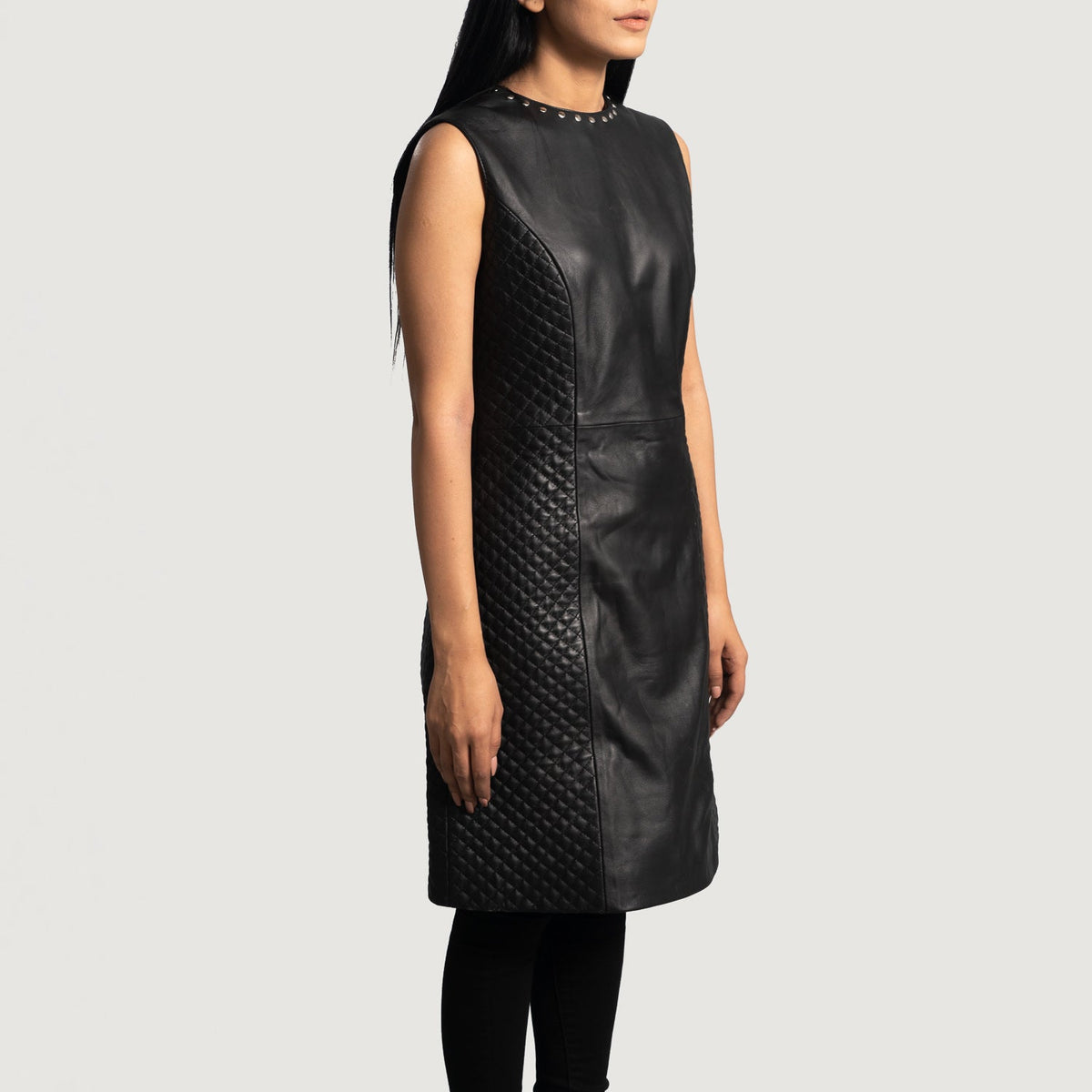 
Black Sheepskin leather Coat - Takaa istuvilla olkapäillä ja siistillä helmalla
