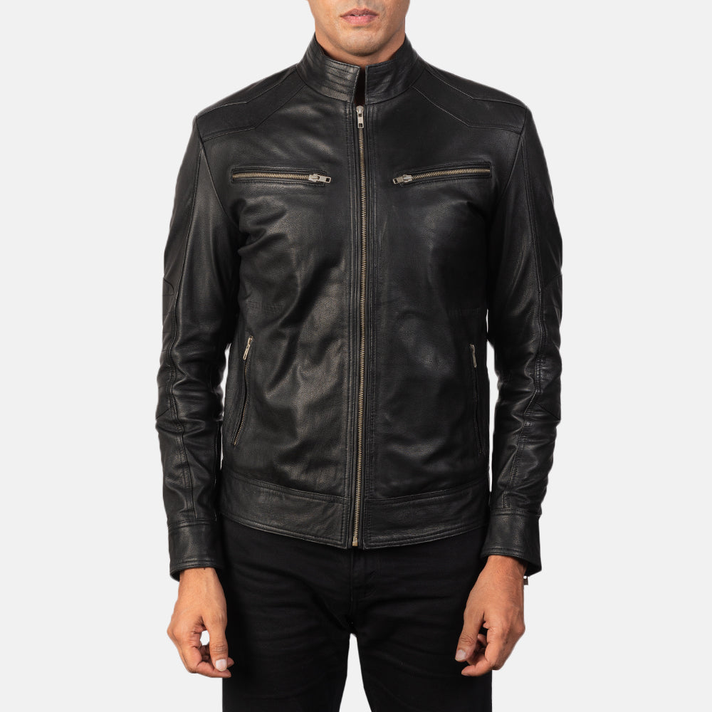 Close-Up Detail of Band &amp; Zipper Hardware on Men's Mack Musta Nahkainen Biker-takki Miehille