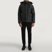 
Malcolm Musta Hooded Puffer Nahkatakki Miehille - Sivuprofiili ergonomisella hihanleikkauksella