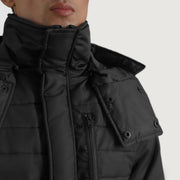 
Sisäpuolen näkymä Showing Quilted Viscose Lining & Kaksi käytännöllistä sisätaskua