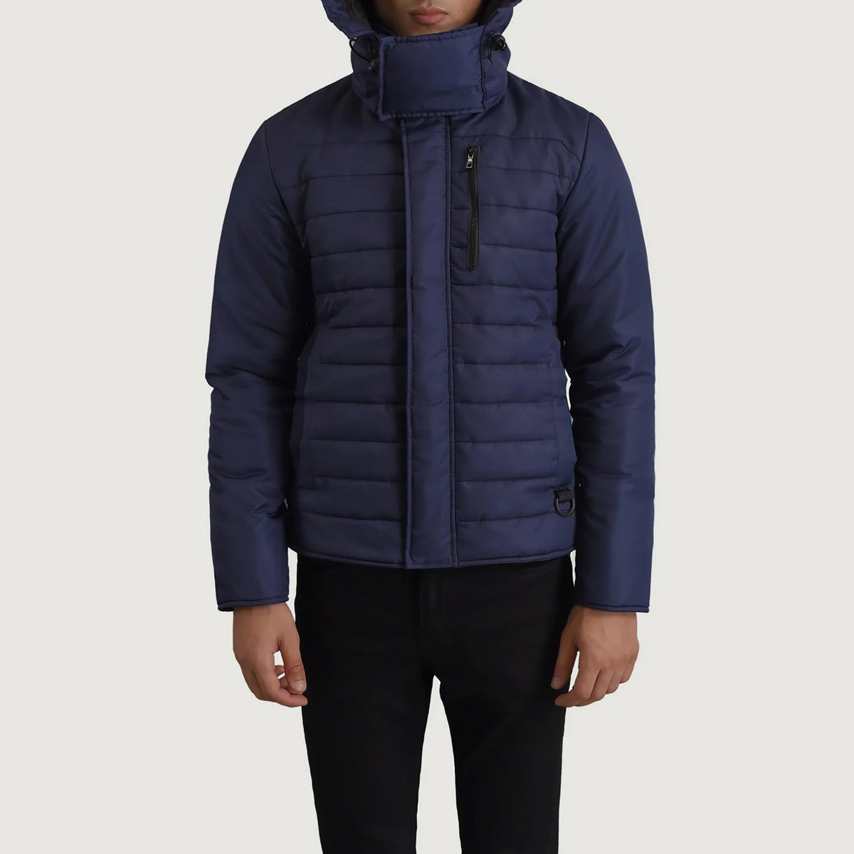 
Yksityiskohtainen lähikuva of Classic Collar & Zipper With Placket Hardware on Malcolm Sininen Hooded Puffer Nahkatakki Miehille