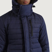 
Sisäpuolen näkymä Showing Quilted Viscose Lining & Kaksi käytännöllistä sisätaskua