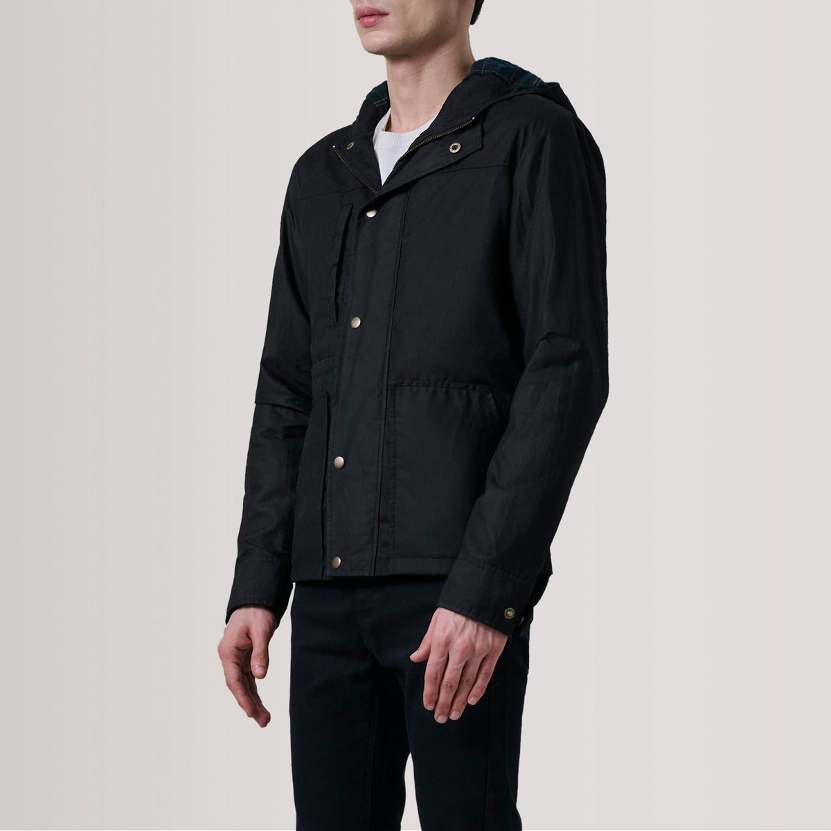 Marlo Musta Canvas Hooded Work Nahkatakki Miehille For Men - Lateral Side Profile View Showing Sleeve Cut &amp; Athletic Taper Fit