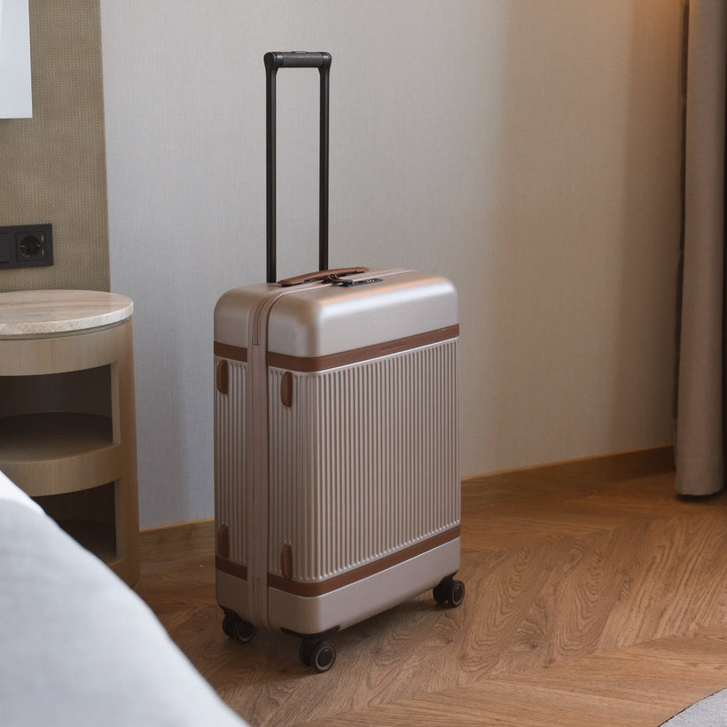 Medium Suitcase Zuna Naisille