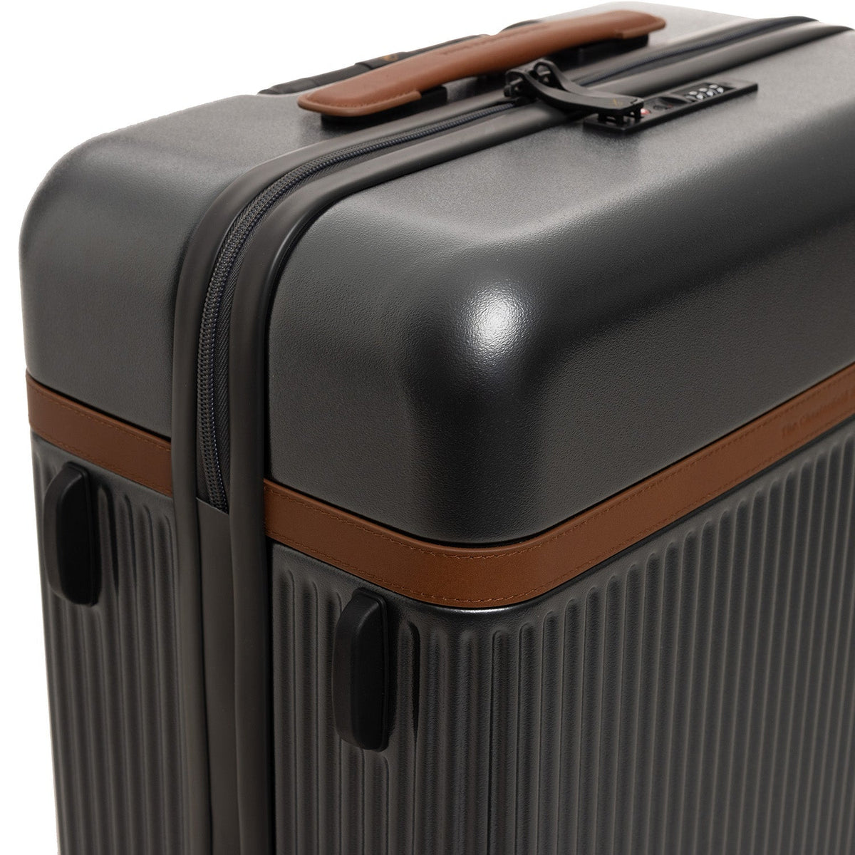 Urban Graphite Medium Suitcase Zuna Naisille, detail view 5