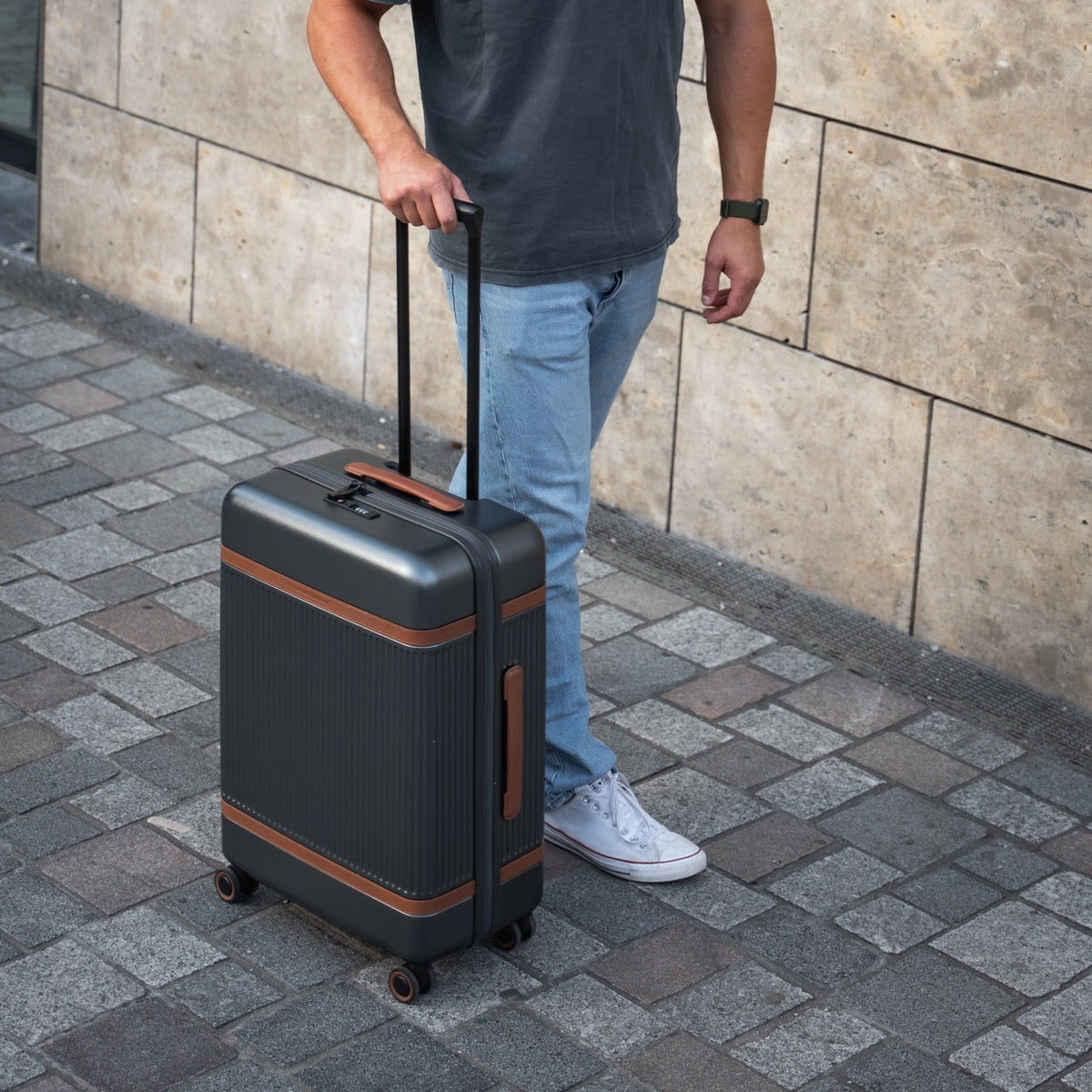 Medium Suitcase Zuna Naisille – alternate product view 2