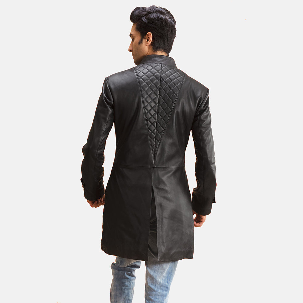 Men's Midlander Quilted Musta Nahkatakki Pitkä Miehille - Lateral Side Profile View Showing Sleeve Cut &amp; Athletic Taper Fit