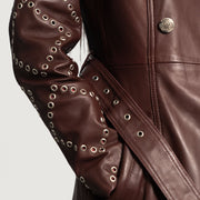Close-Up Detail of Notch &amp; Button &amp; Waist belt Hardware on Women's Missoni Maroon Nahkainen Trenssitakki Naisille