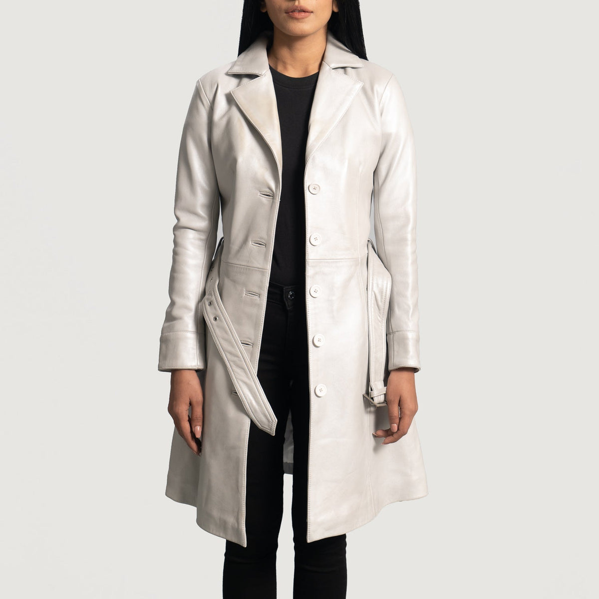 
Silver Sheepskin Leather Trench Coat - Takaa istuvilla olkapäillä ja siistillä helmalla