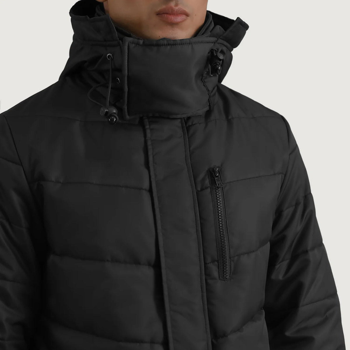 
Sisäpuolen näkymä Showing Quilted Viscose Lining & Kaksi käytännöllistä sisätaskua