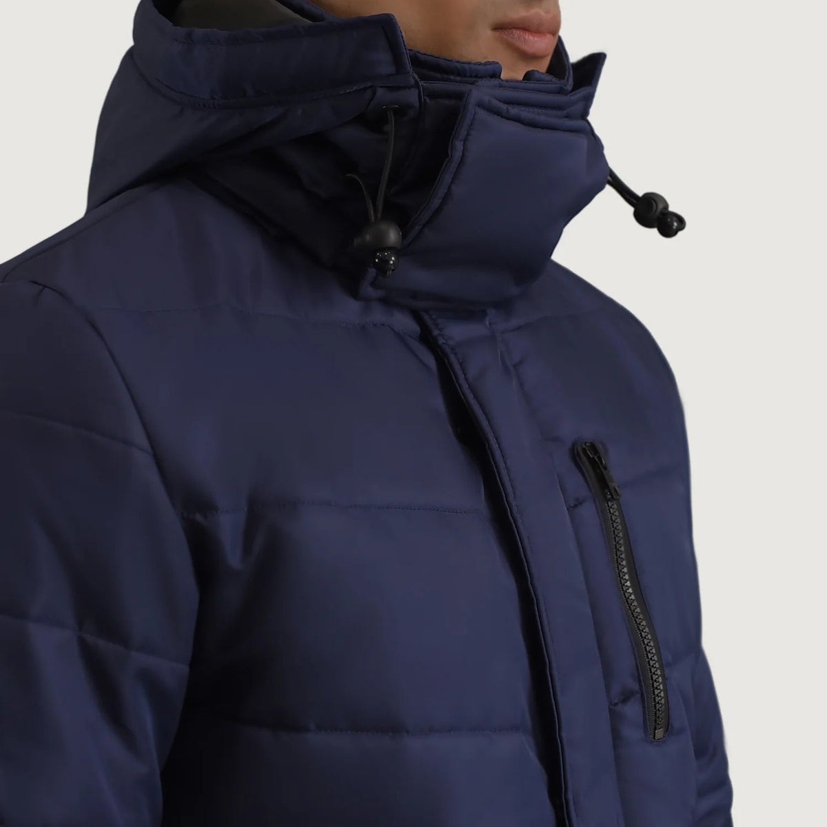 
Sisäpuolen näkymä Showing Quilted Viscose Lining & Kaksi käytännöllistä sisätaskua