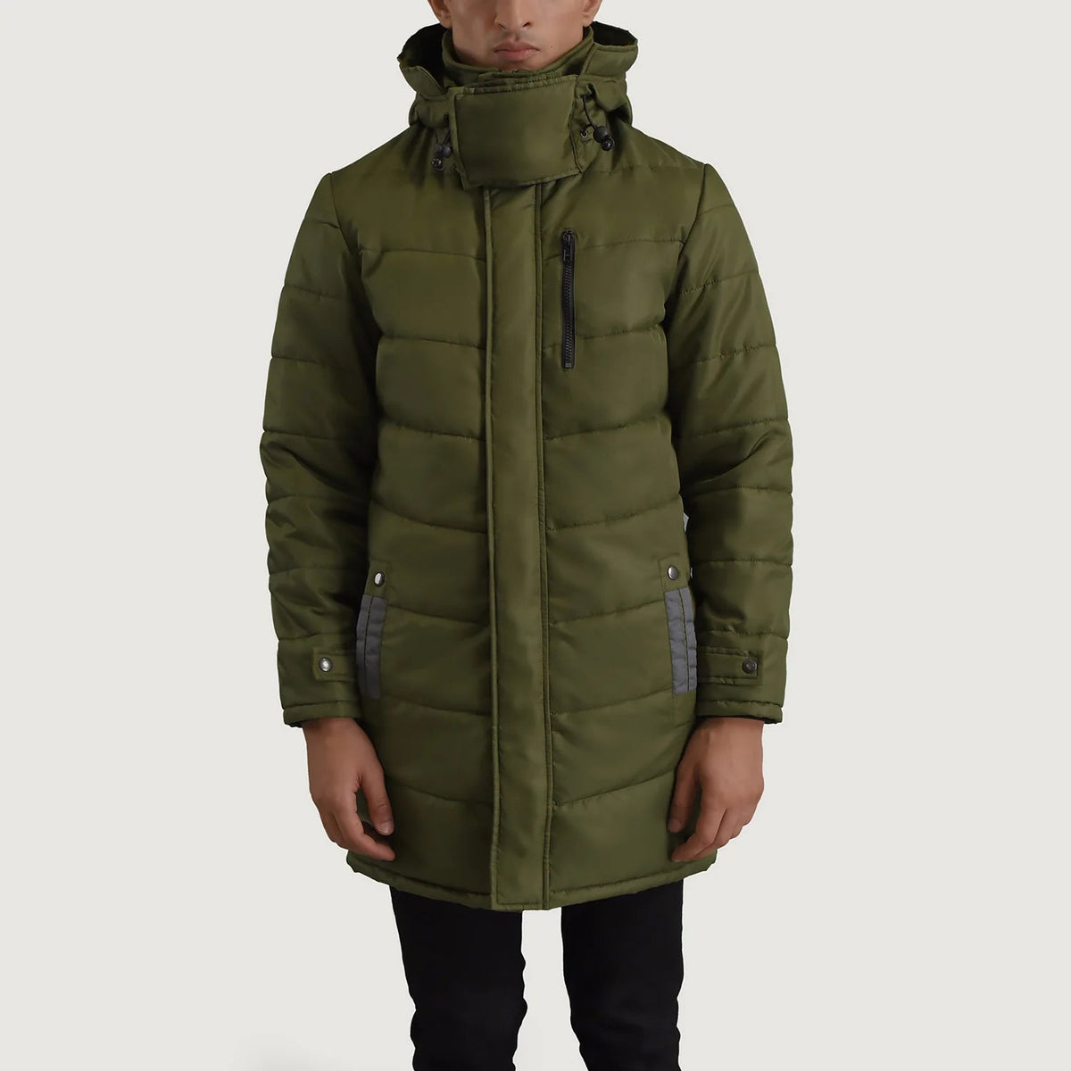 
Yksityiskohtainen lähikuva of Classic Collar & Zipper With Snap Button Placket Hardware on Moore Vihreä Hooded Parka Miehille