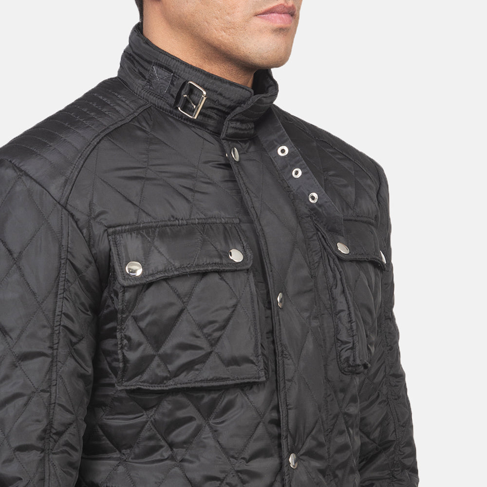 
Sisäpuolen näkymä Showing Quilted Polyester Lining & Kaksi käytännöllistä sisätaskua