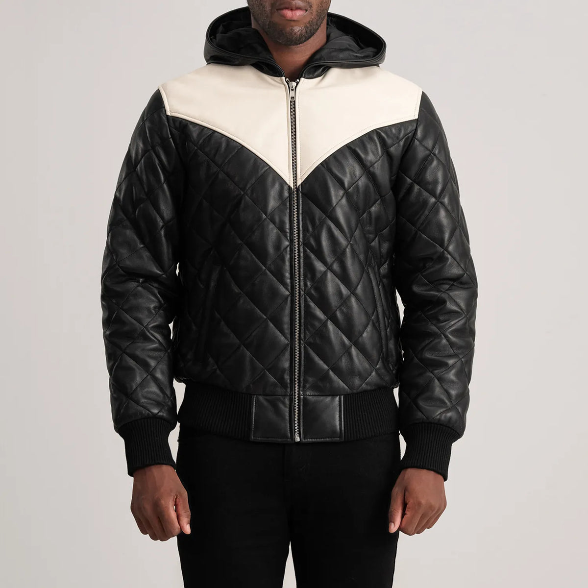 
Yksityiskohtainen lähikuva of Hooded & Zipper Hardware on Norman Tan Hooded Bomber Leather Puffer Jacket