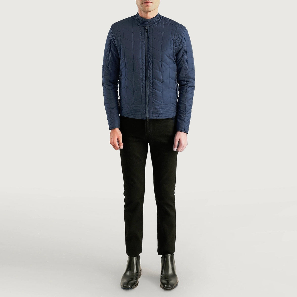 Close-Up Detail of Snap Button Band &amp; Zipper Hardware on Men's Nyle Quilted Windbreaker Nahkatakki Miehille
