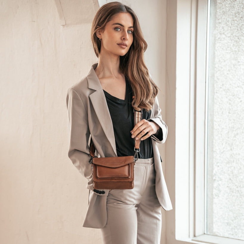Beige Shoulder Strap Naisille