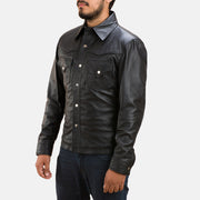 
Ranchson Musta Leather Shirt Miehille - Sivuprofiili ergonomisella hihanleikkauksella