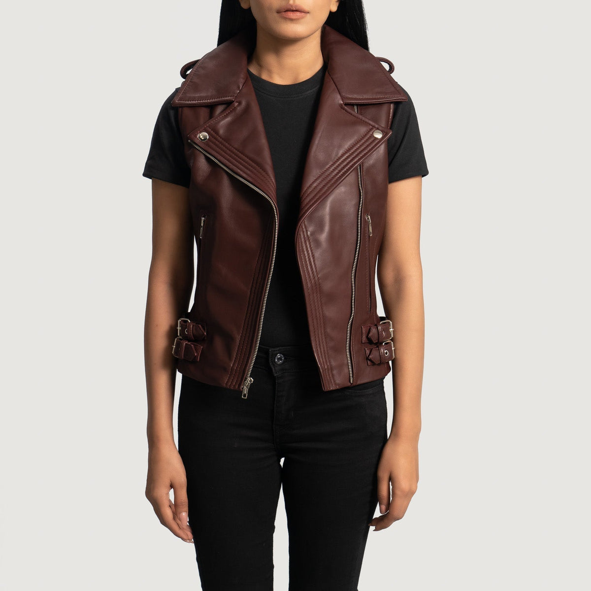 
Maroon Sheepskin Leather Biker Jacket - Takaa istuvilla olkapäillä ja siistillä helmalla