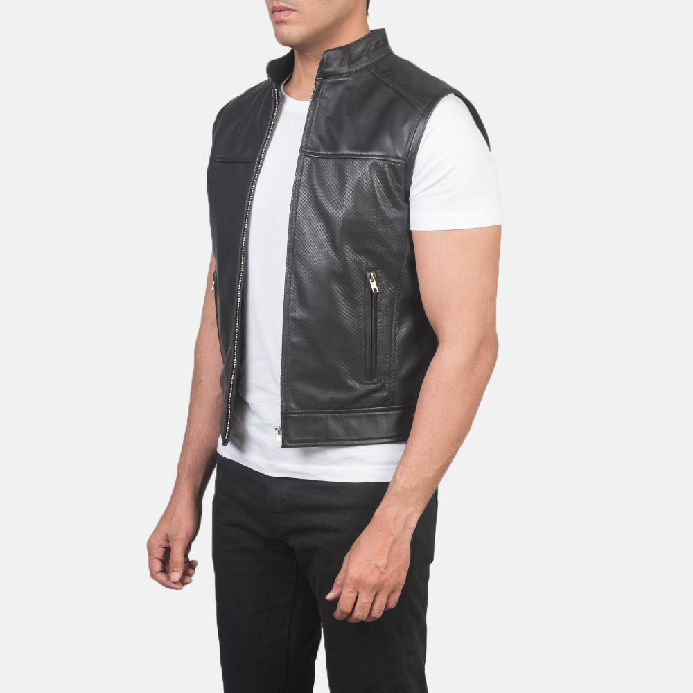 
Black Cowhide &Amp; Sheepskin Leather Biker Jacket - Takaa istuvilla olkapäillä ja siistillä helmalla