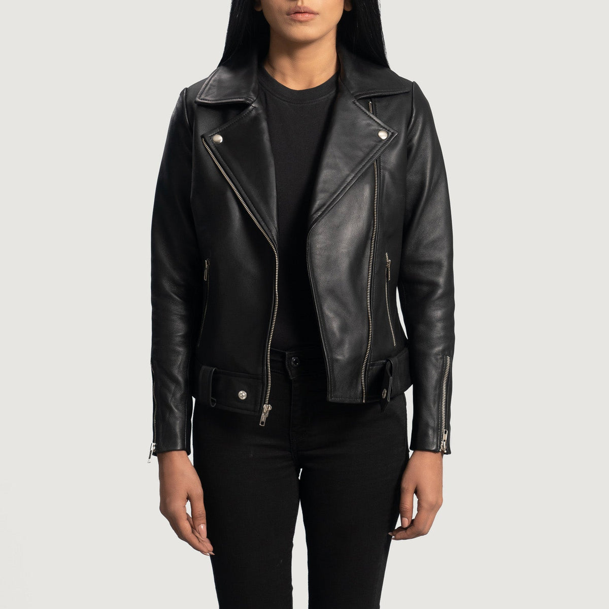 
Helman käsityömäinen viimeistely tuotteessa Rumy Maroon Leather Biker Jacket