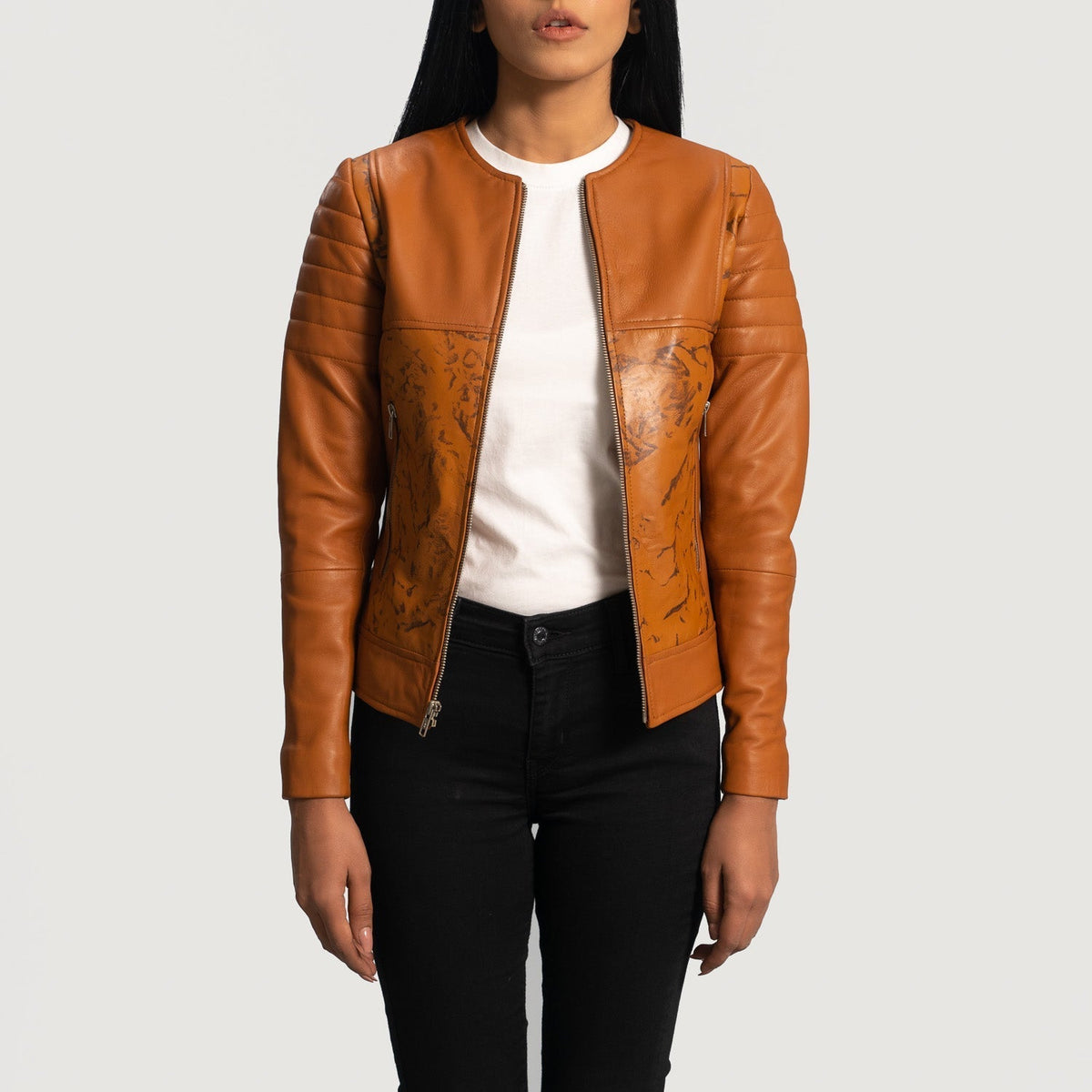 Women's Sandy Vaaleanruskea Dye Nahkainen Biker-takki Naisille - Lateral Side Profile View Showing Sleeve Cut &amp; Athletic Taper Fit