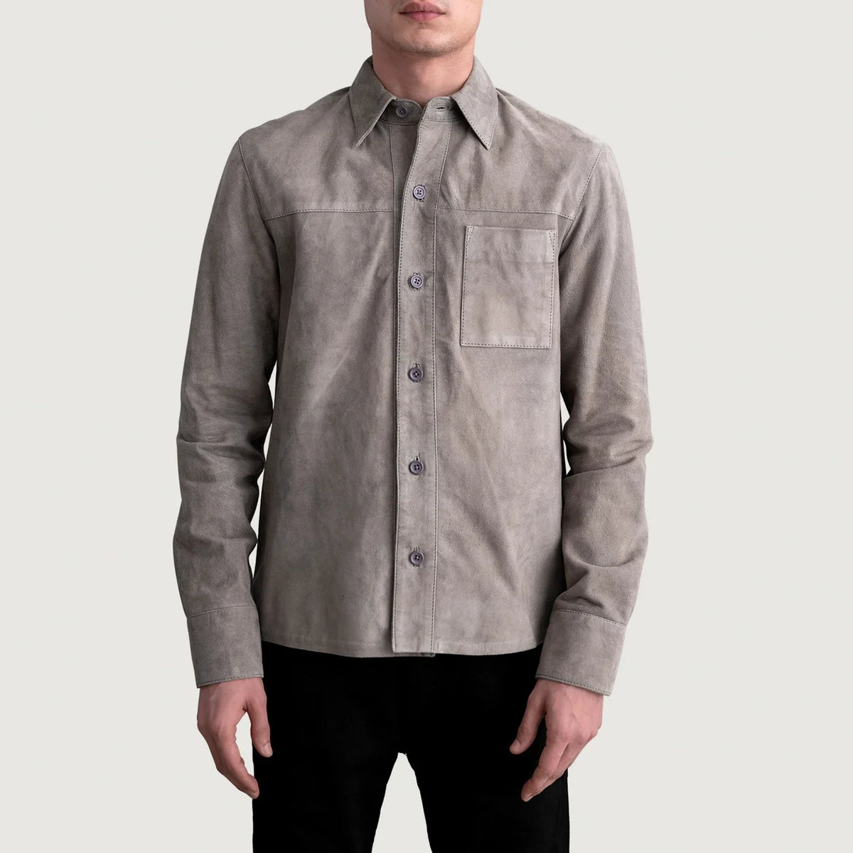 
Scout Grey Suede Leather Shirt Miehille Miehille - Sivuprofiili ergonomisella hihanleikkauksella