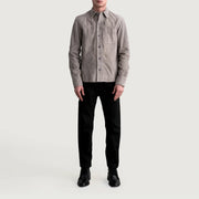 
Yksityiskohtainen lähikuva of Shirt & Buttons Hardware on Scout Grey Suede Leather Shirt Miehille Miehille