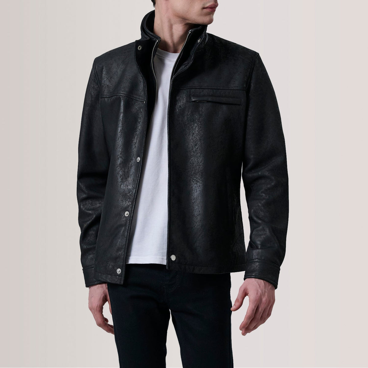 Sean Musta Snuffed Classic Nahkatakki Miehille For Men in Distressed Black Sheepskin Snuffed - Front Profile View &amp; Tailored Silhouette | Buy Online