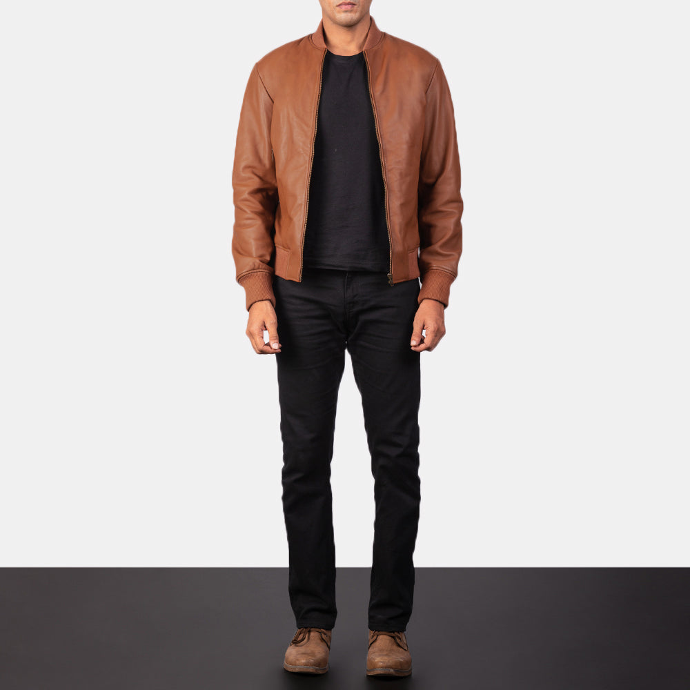 Men's Shane Ruskea Nahkainen Pommitakki Miehille - Lateral Side Profile View Showing Sleeve Cut &amp; Athletic Taper Fit