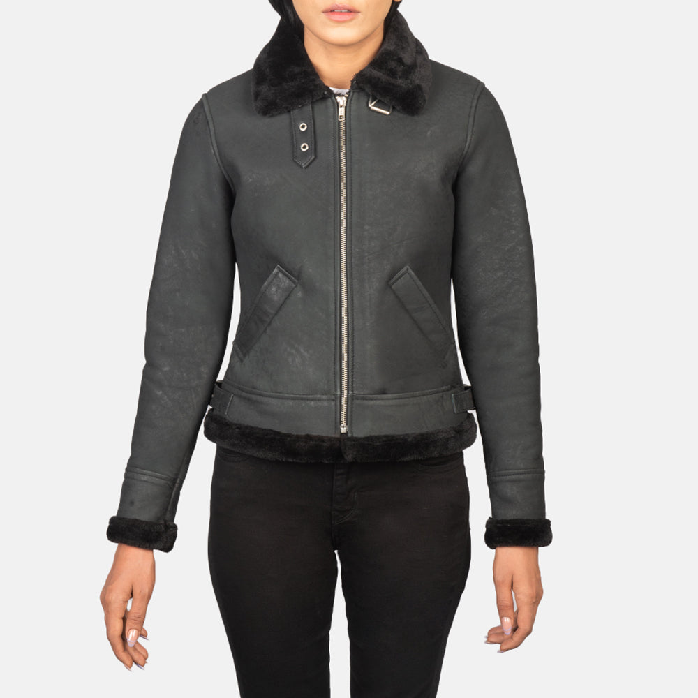
Yksityiskohtainen lähikuva of Buckled Collar & Zipper Hardware on Sherilyn B-3 Distressed Black Leather Bomber Jacket