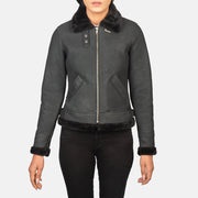 
Yksityiskohtainen lähikuva of Buckled Collar & Zipper Hardware on Sherilyn B-3 Distressed Black Leather Bomber Jacket