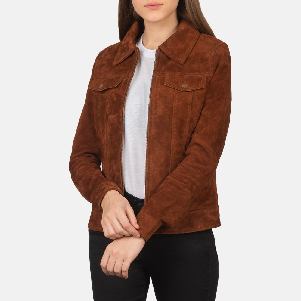 
Suzy Brown Suede Trucker Jacket in Brown Goatskin Suede - Edestä ja räätälöity siluetti | Osta verkosta