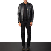Close-Up Detail of Band with snap button &amp; Zipper Hardware on Men's Tea House Musta Nahkainen Biker-takki Miehille