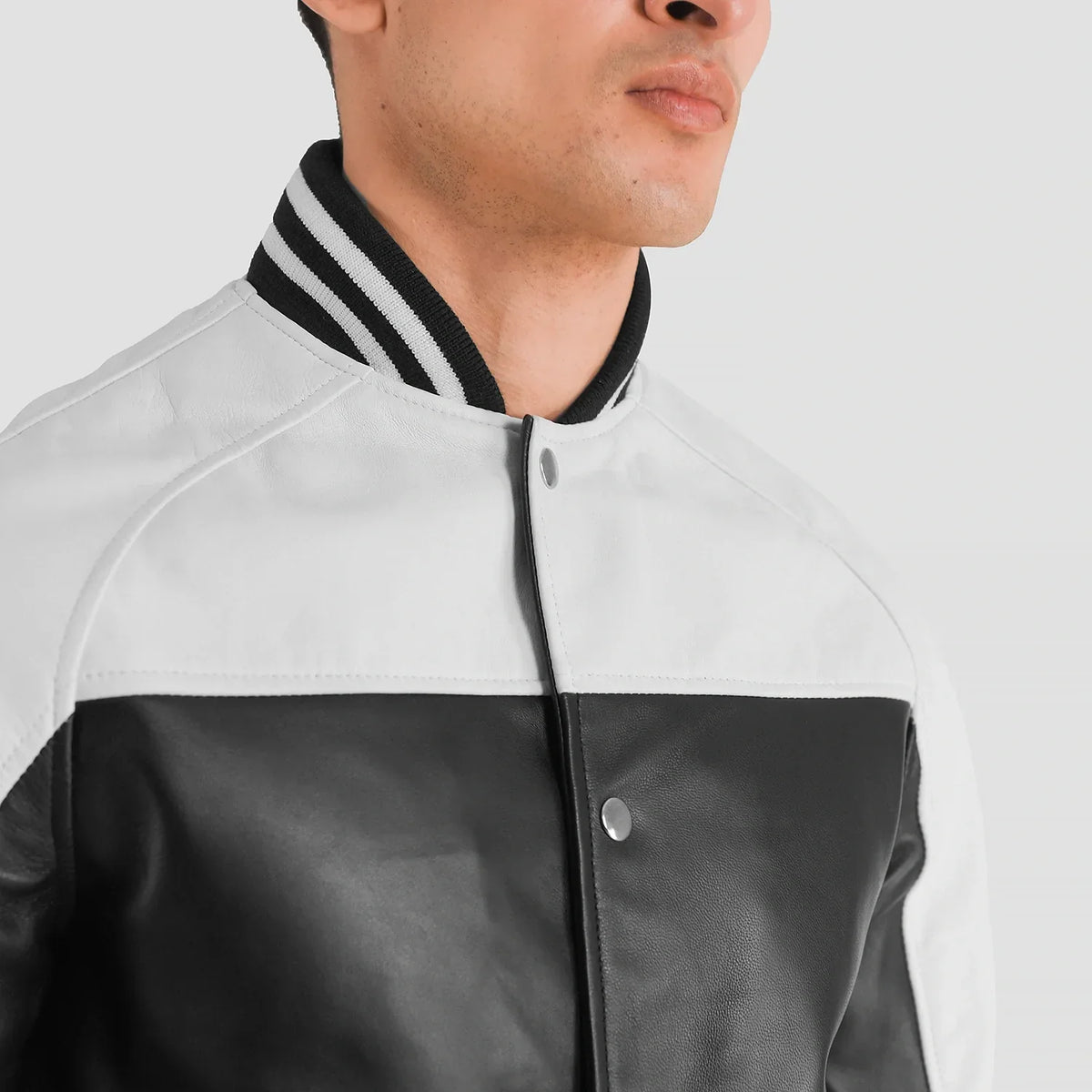 Terrance Musta Varsity Nahkatakki Miehille – alternate product view 6