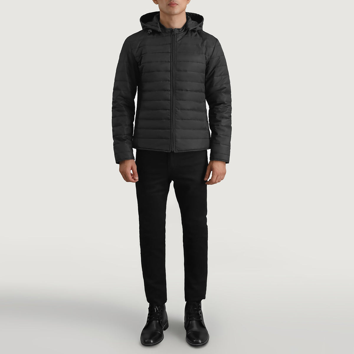 Tyler Musta Hooded Puffer Nahkatakki Miehille - Lateral Side Profile View Showing Sleeve Cut &amp; Athletic Taper Fit
