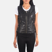 Close-Up Detail of V-neck &amp; Zipper Hardware on Women's Vanda Musta Leather Biker Vest Naisille