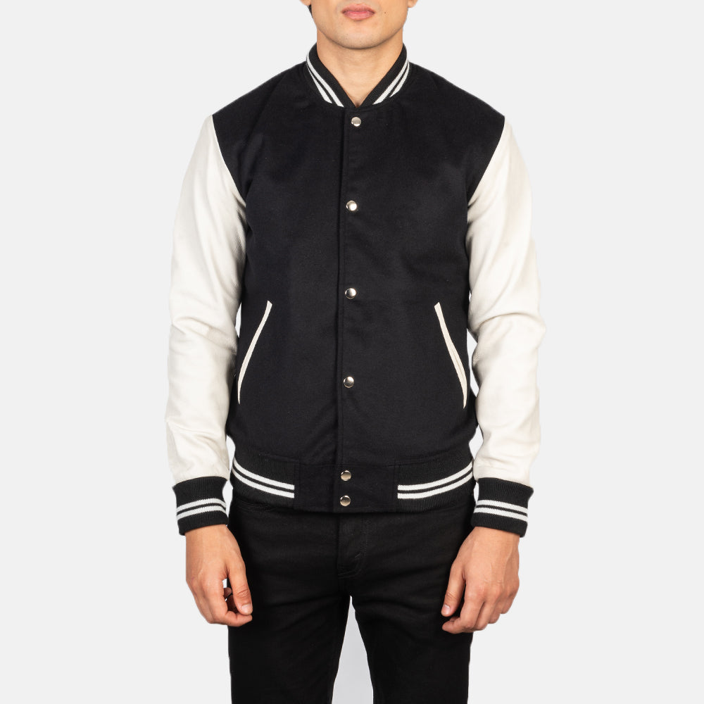 Close-Up Detail of Varsity &amp; Snap Buttons Hardware on Men's Vaxton Musta &amp; White Hybrid Varsity Nahkatakki Miehille