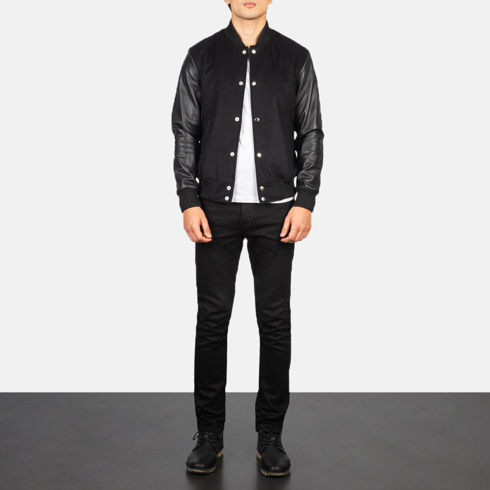 Men's Vaxton Musta Hybrid Varsity Nahkatakki Miehille - Lateral Side Profile View Showing Sleeve Cut &amp; Athletic Taper Fit