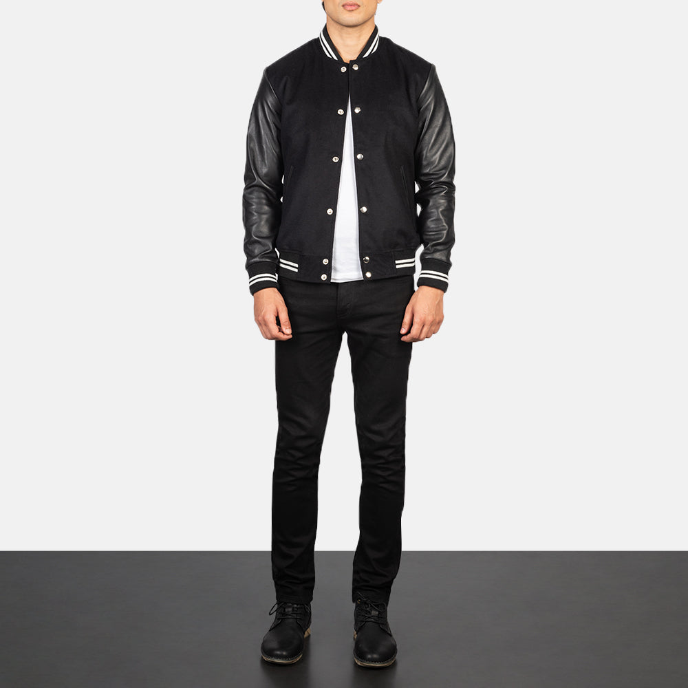 Men's Vaxton Musta Striped Hybrid Varsity Nahkatakki Miehille - Lateral Side Profile View Showing Sleeve Cut &amp; Athletic Taper Fit