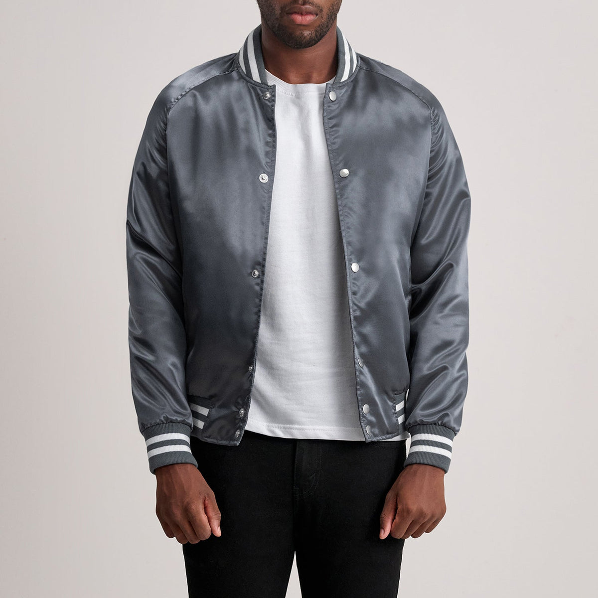 Xander Grey Varsity Nahkatakki Miehille - Lateral Side Profile View Showing Sleeve Cut &amp; Athletic Taper Fit