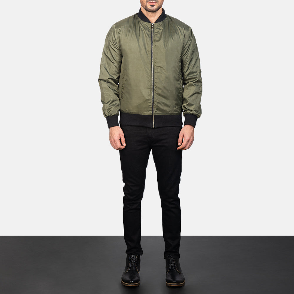 Men's Zack Green Nahkainen Pommitakki Miehille - Lateral Side Profile View Showing Sleeve Cut &amp; Athletic Taper Fit